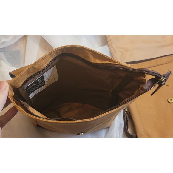 Lot Of 2 Scooby Doo Mystery Machine Mini Backpacks EITHAD airways Zip Top Unique - Picture 4 of 9